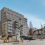 Zen 5-6 In Stefan Cel Mare شقة *