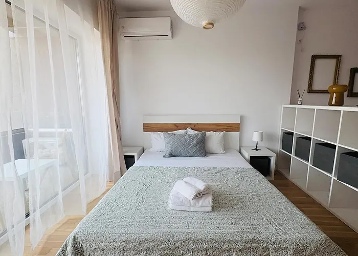 Zen 5-6 Apartments In Stefan Cel Mare شقة بوخارست
