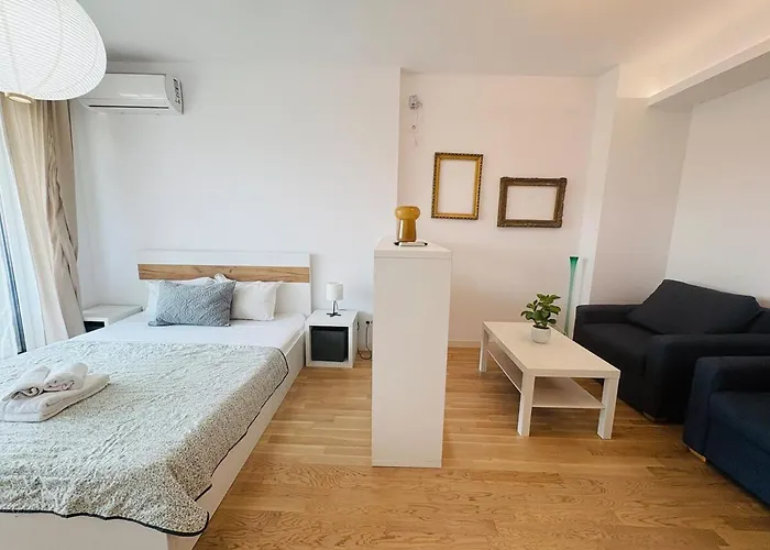 Zen 5-6 Apartments In Stefan Cel Mare شقة